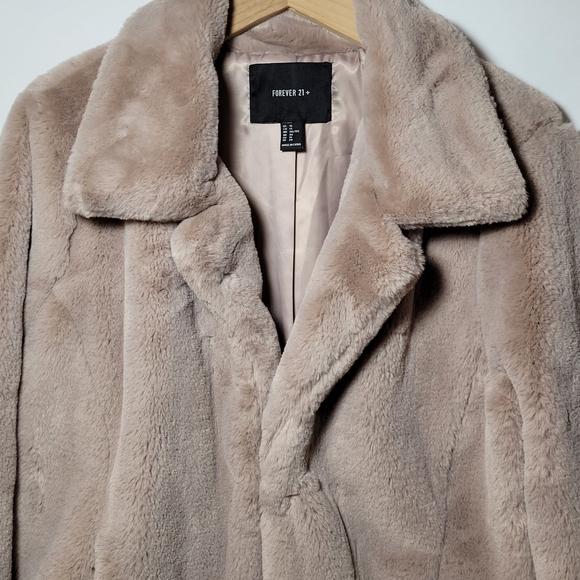 Forever 21+ Faux Fur Jacket - Latte - Picture 2 of 6